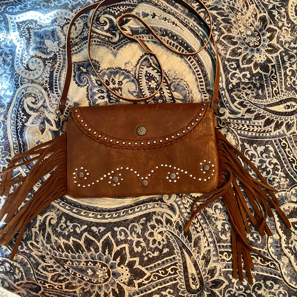 Montana West 👜 Super cute genuine Leather fringe crossbody.